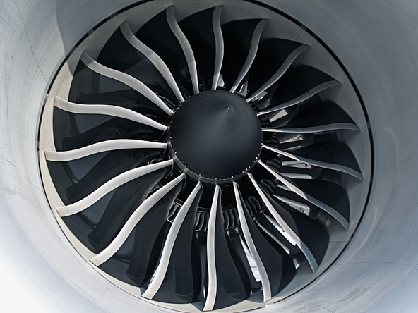 Rolls-royce jet engine_crop